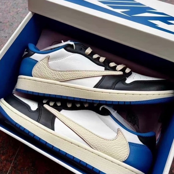 Air Jordan 1 low X Fragment design X Travis Scott - Picture 3 of 7